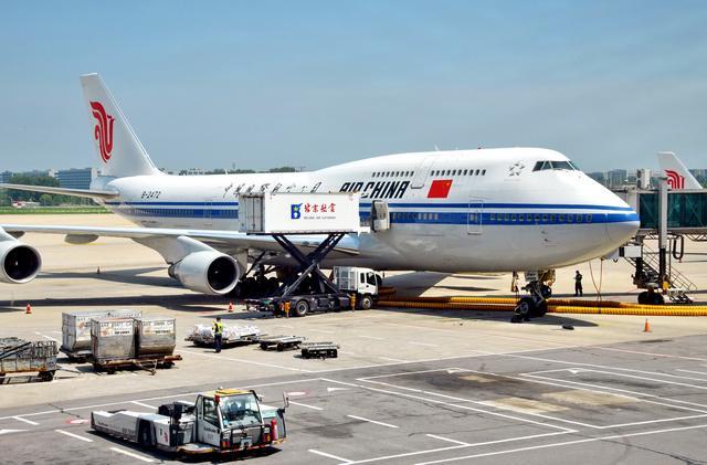 航空飛機.jpg